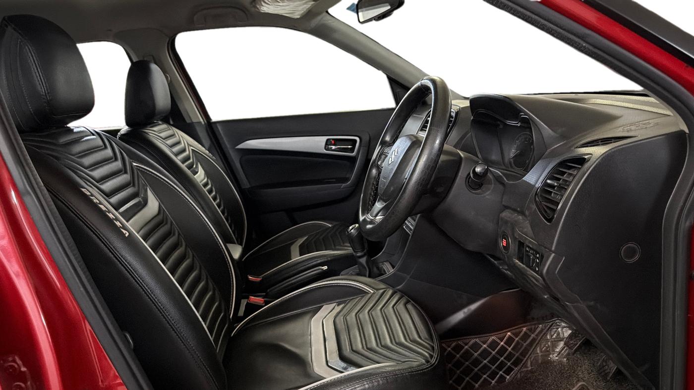 2022 Maruti Vitara Brezza ZXI PLUS, Petrol, Manual, 83,787 km, Right Side Front Door Cabin