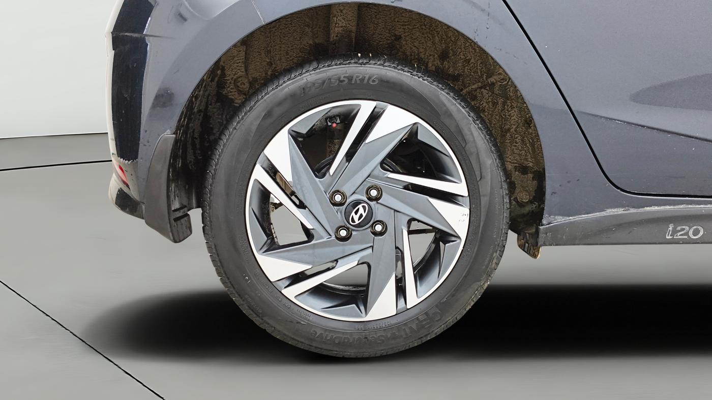 2023 Hyundai NEW I20 ASTA (O) 1.2 MT, Petrol, Manual, 26,232 km, Right Rear Wheel