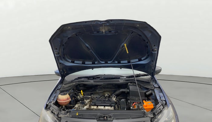 2017 Volkswagen Polo TRENDLINE 1.2L PETROL, Petrol, Manual, 76,219 km, Open Bonet