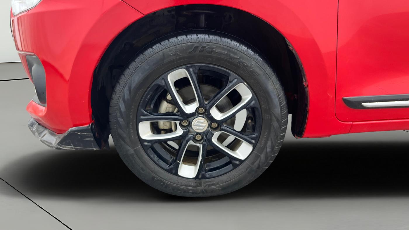 2022 Maruti Swift VXI, Petrol, Manual, 39,710 km, Left Front Wheel