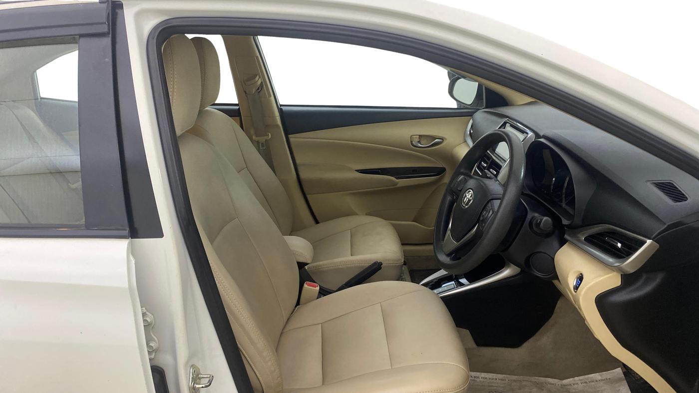 2018 Toyota YARIS G CVT, Petrol, Automatic, 44,257 km, Right Side Front Door Cabin