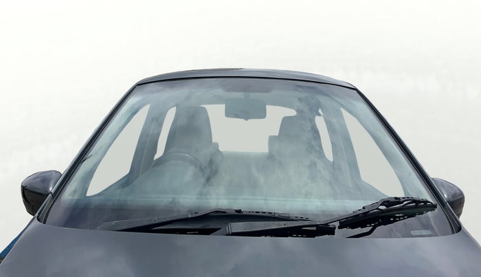 2017 Volkswagen Ameo HIGHLINE1.2L, Petrol, Manual, 72,188 km, Front Windshield