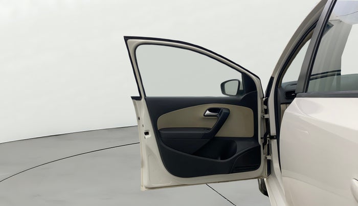 2014 Volkswagen Polo COMFORTLINE 1.2L, Petrol, Manual, 44,337 km, LHS Front Door