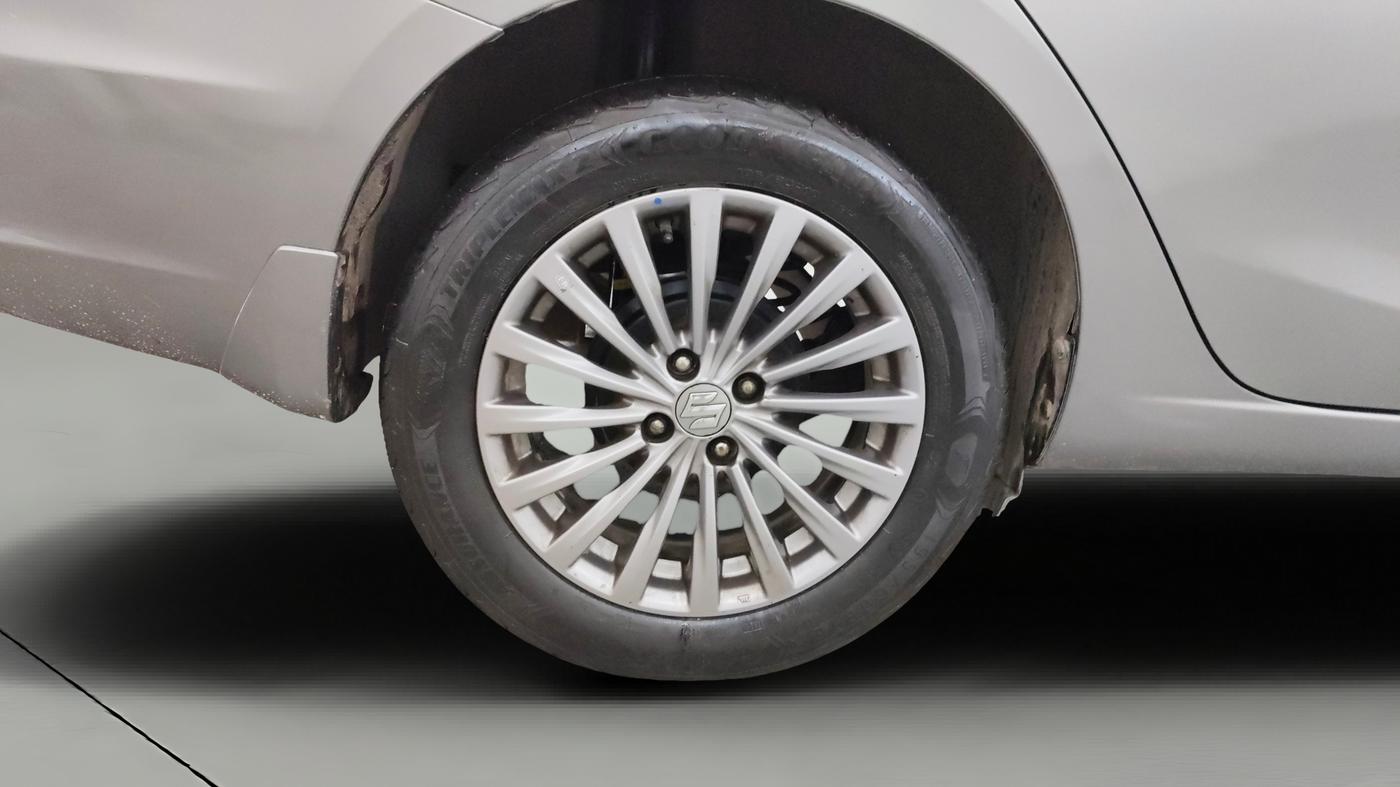 2016 Maruti Ciaz ZXI+, Petrol, Manual, 85,524 km, Right Rear Wheel