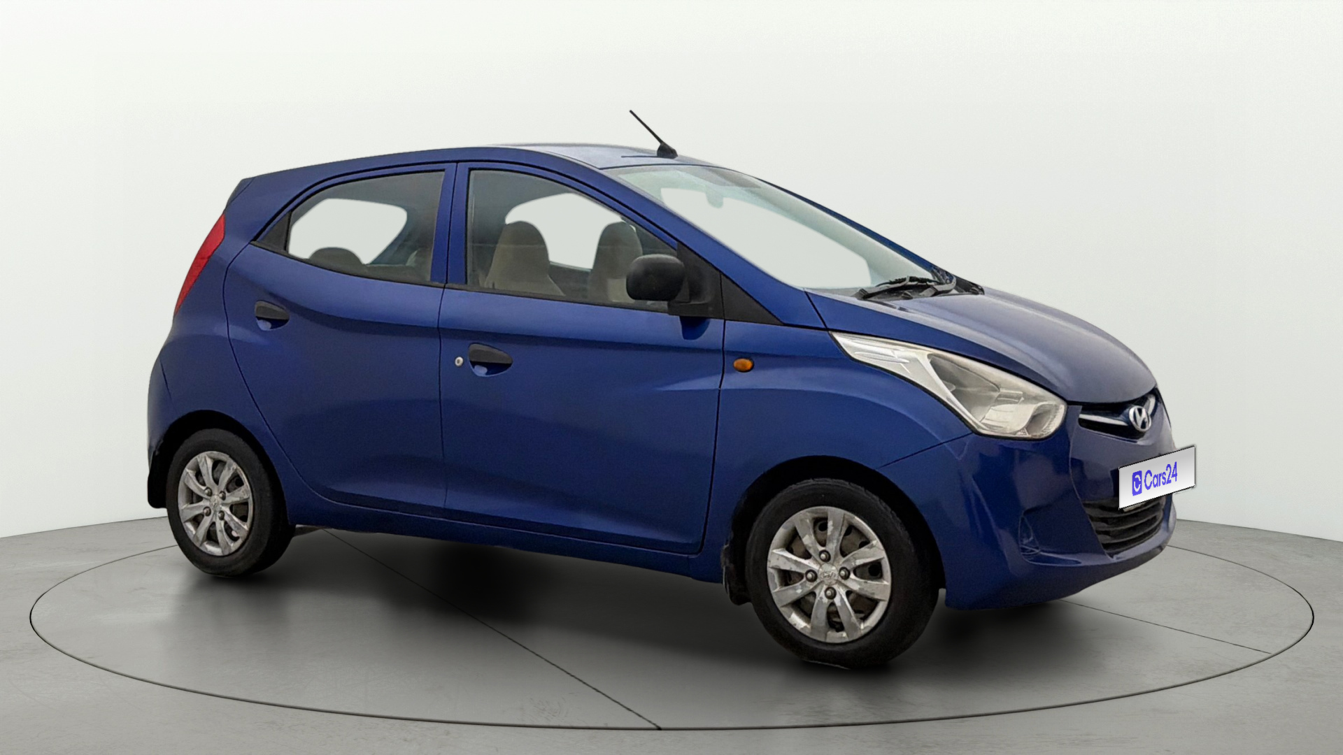 2013 Hyundai EON MAGNA +