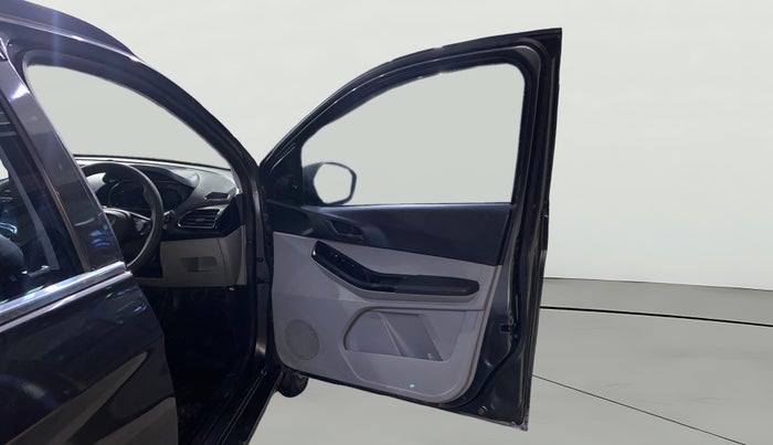 2022 Tata Tiago XT PETROL, Petrol, Manual, 8,713 km, RHS Front Door