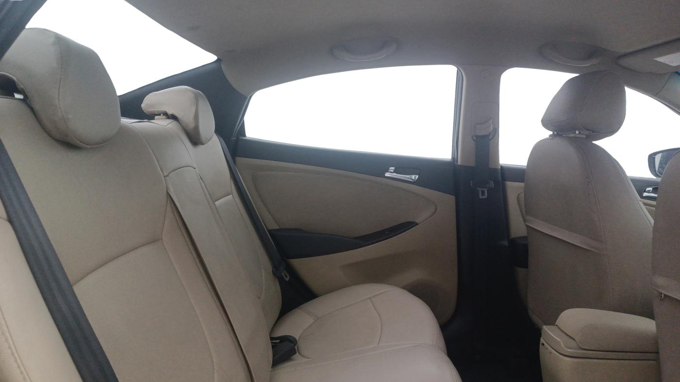 2014 Hyundai Verna FLUIDIC 1.6 VTVT SX, Petrol, Manual, 70,077 km, Right Side Rear Door Cabin