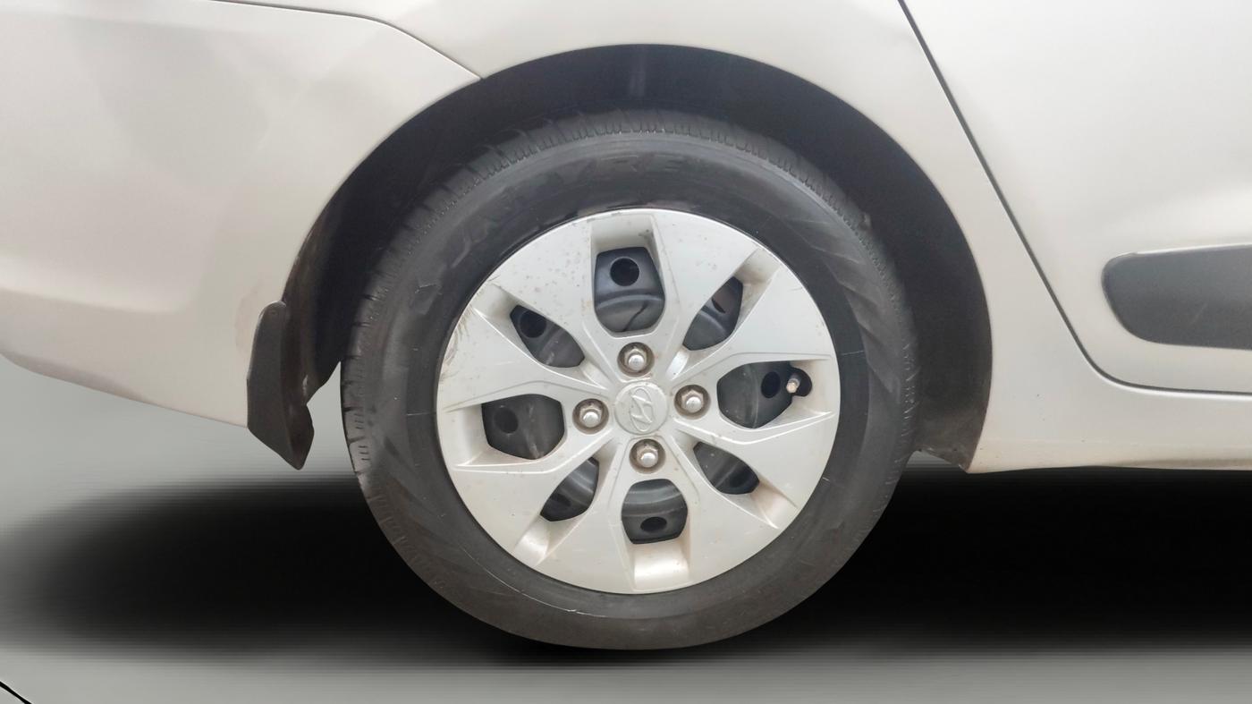 2014 Hyundai Xcent S 1.2, CNG, Manual, 88,393 km, Right Rear Wheel