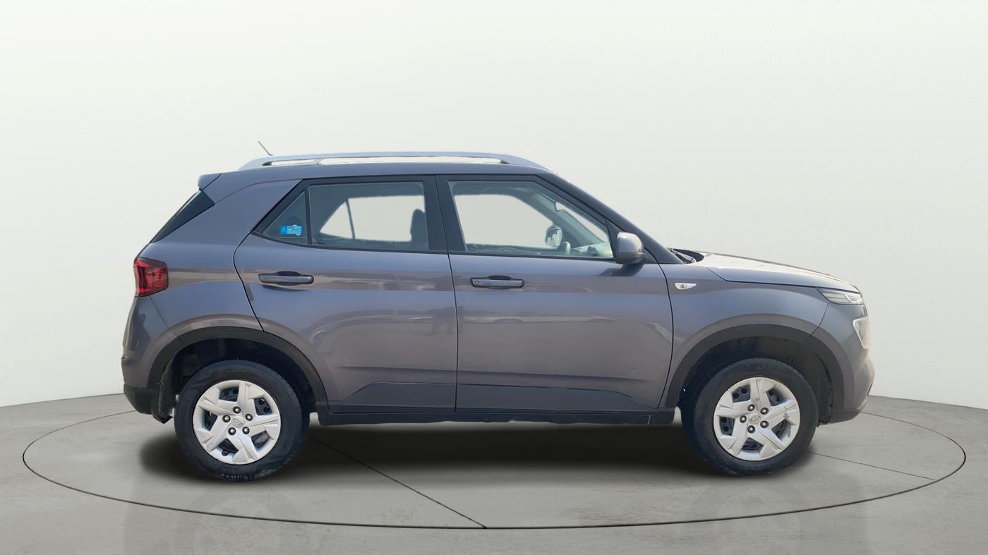 2020 Hyundai VENUE S 1.2, Petrol, Manual, 1,03,236 km, Right Side View