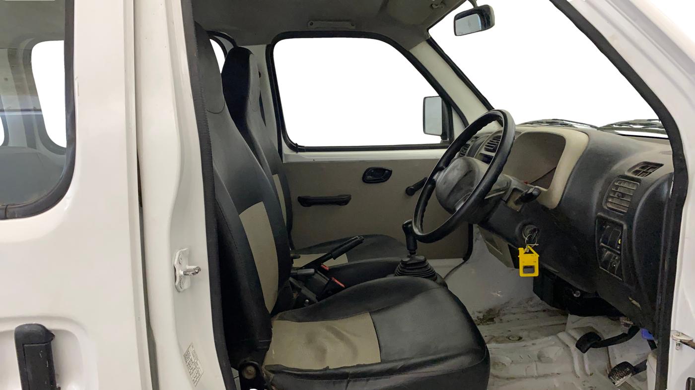 2018 Maruti Eeco 5 STR CNG WITH HTR, CNG, Manual, 79,893 km, Right Side Front Door Cabin
