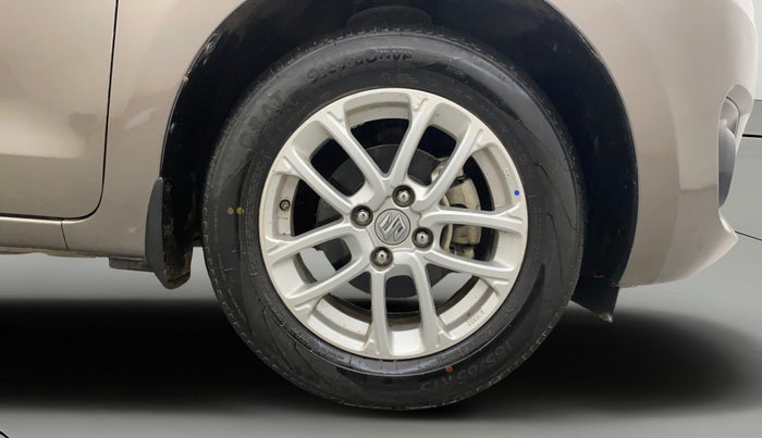 2023 Maruti Swift ZXI CNG, CNG, Manual, 38,643 km, Right Front Wheel