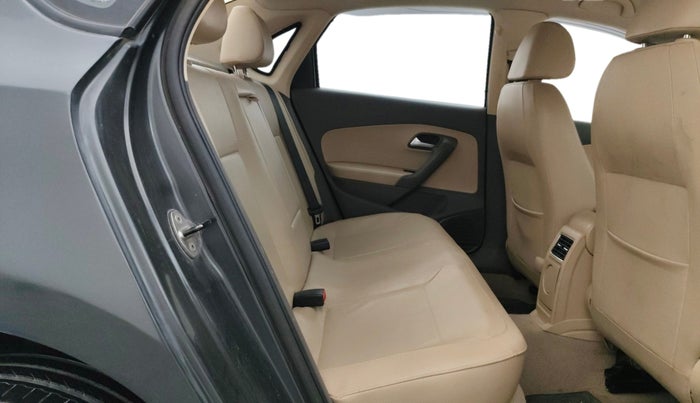 2016 Volkswagen Vento HIGHLINE 1.6 MPI, Petrol, Manual, 74,659 km, Right Side Rear Door Cabin