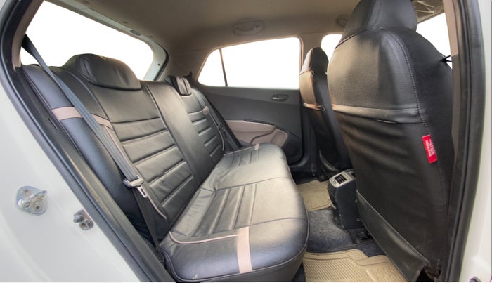 2018 Hyundai Grand i10 MAGNA 1.2 KAPPA VTVT, Petrol, Manual, 67,189 km, Right Side Rear Door Cabin