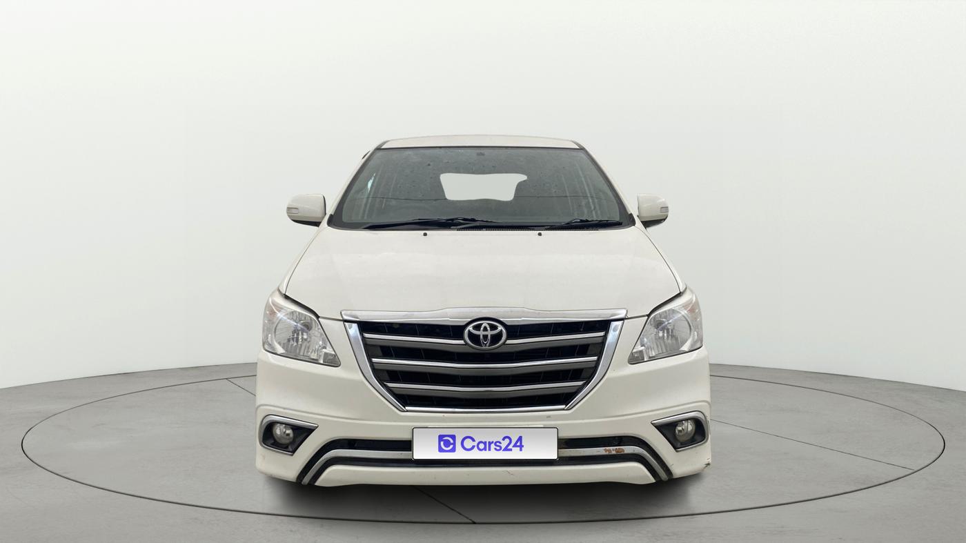 2015 Toyota Innova 2.5 VX 8 STR, Diesel, Manual, 55,485 km, Front
