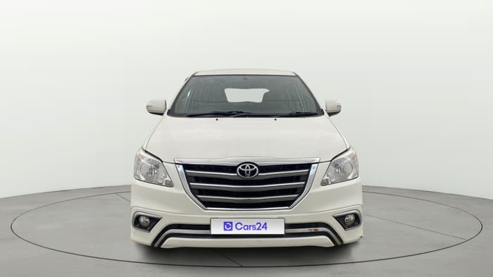 2015 Toyota Innova 2.5 VX 8 STR, Diesel, Manual, 55,485 km, Front