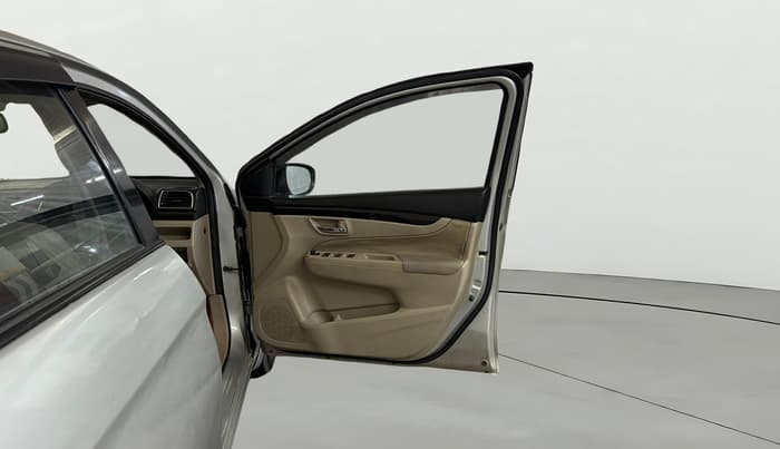 2014 Maruti Ciaz ZXI, Petrol, Manual, 48,904 km, RHS Front Door