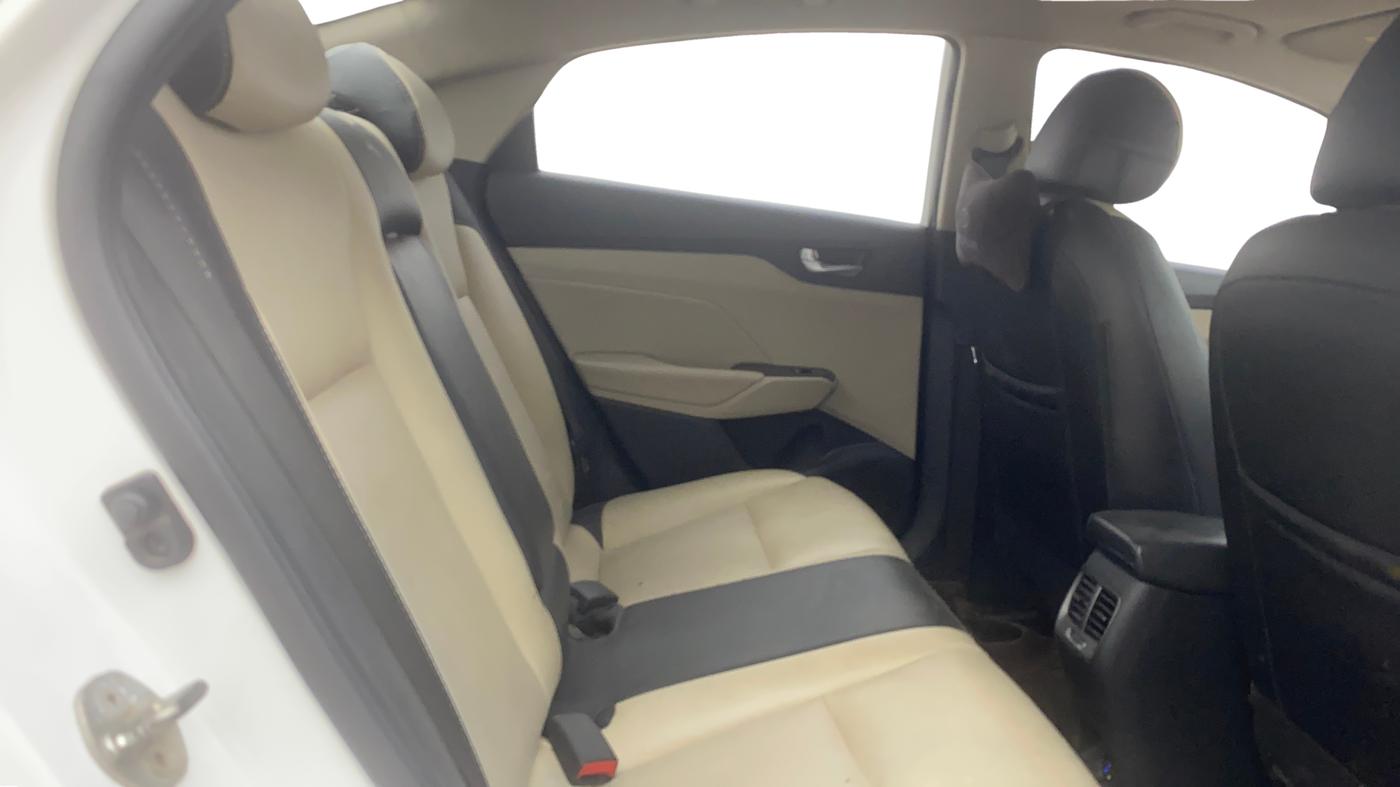 2019 Hyundai Verna 1.6 VTVT SX O, Petrol, Manual, 1,04,110 km, Right Side Rear Door Cabin