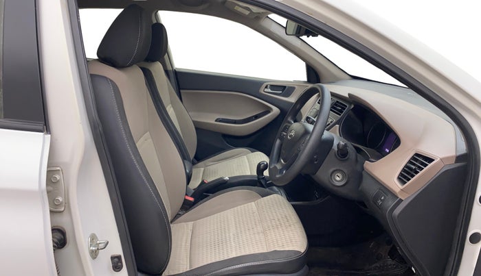 2018 Hyundai Elite i20 SPORTZ 1.2, Petrol, Manual, 72,916 km, Right Side Front Door Cabin