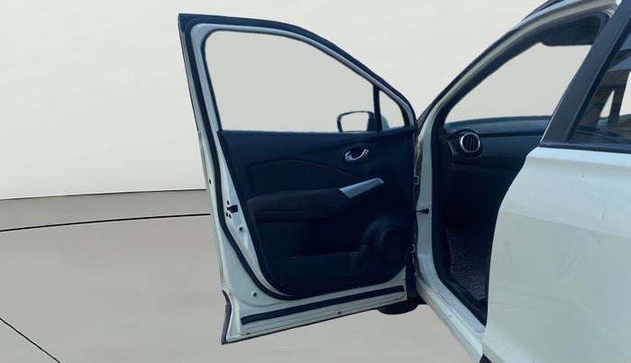 2019 Nissan Kicks XV 1.5, Petrol, Manual, 70,782 km, LHS Front Door