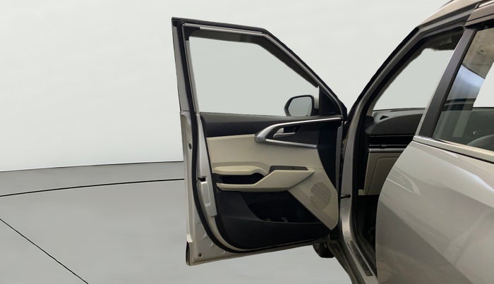 2022 KIA CARENS PRESTIGE 1.4 PETROL 7 STR, Petrol, Manual, 30,835 km, LHS Front Door