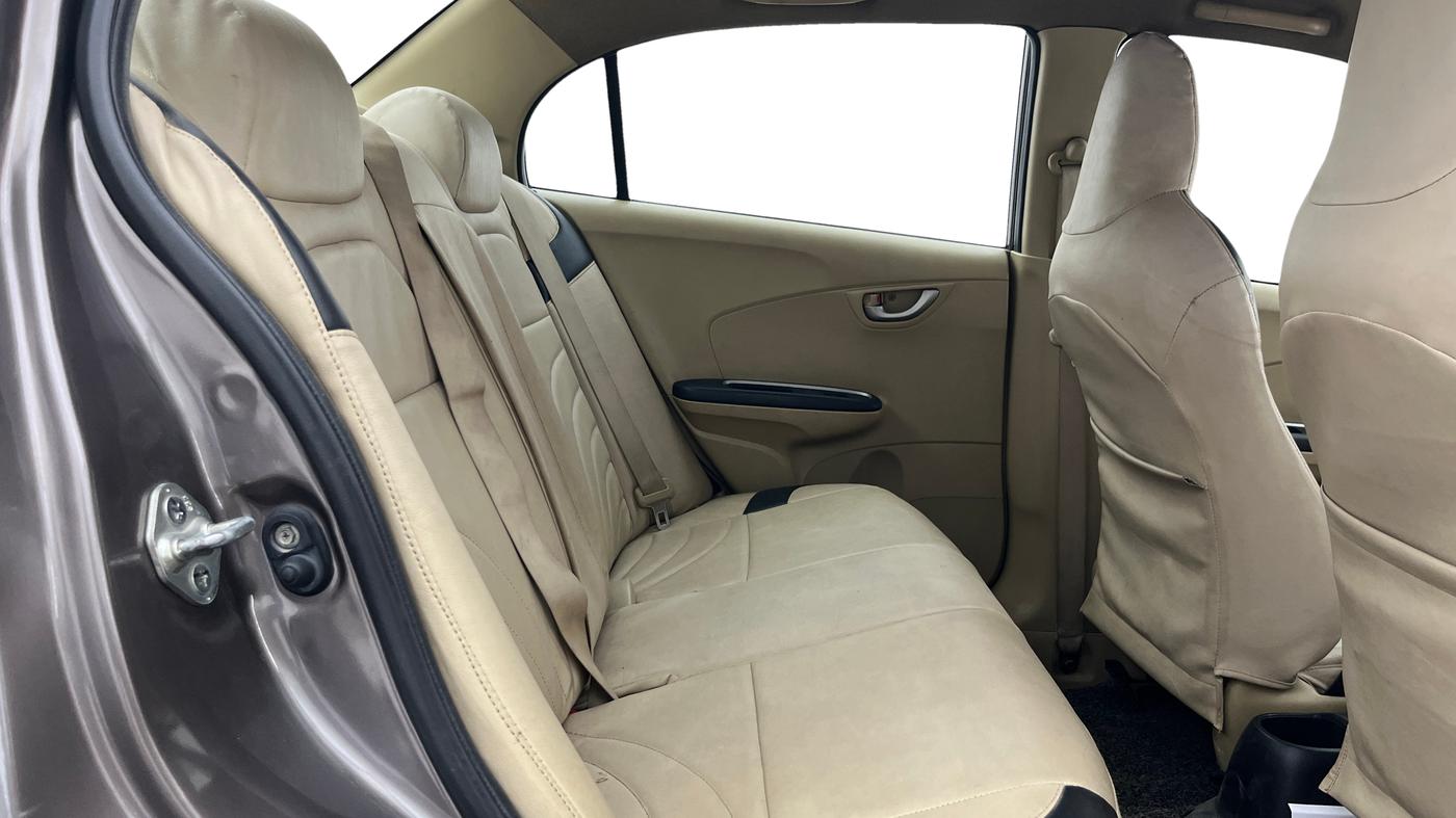 2016 Honda Amaze 1.2L I-VTEC VX AT, Petrol, Automatic, 1,34,808 km, Right Side Rear Door Cabin