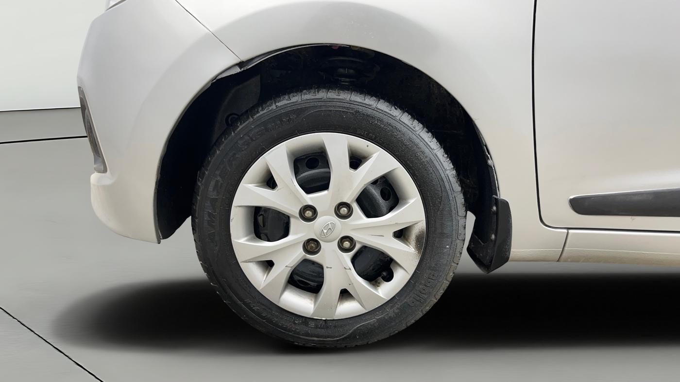 2014 Hyundai Grand i10 SPORTZ 1.2 KAPPA VTVT, Petrol, Manual, 15,588 km, Left Front Wheel