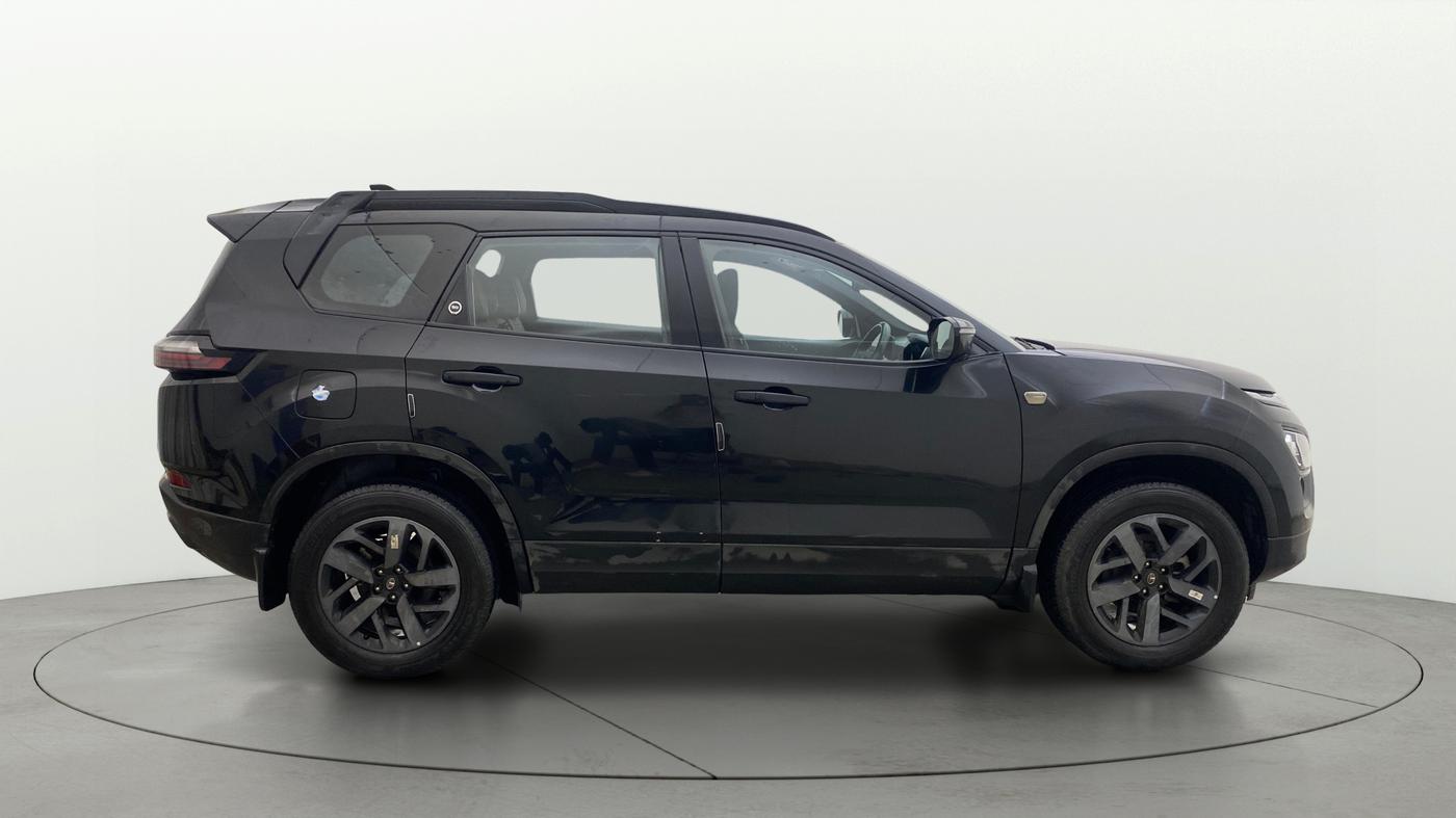 2023 Tata Safari XZA PLUS O DARK EDITION, Diesel, Automatic, 32,661 km, Right Side View