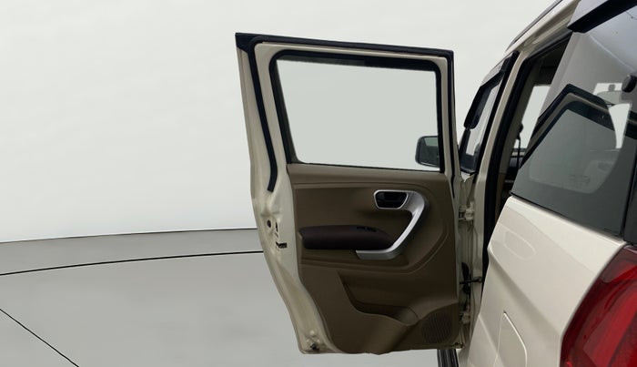 2017 Mahindra TUV300 T8 AMT, Diesel, Automatic, 55,159 km, LHS Rear Door