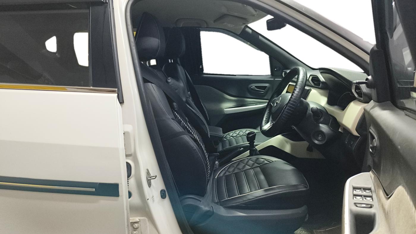 2023 Nissan MAGNITE XE, Petrol, Manual, 40,924 km, Right Side Front Door Cabin