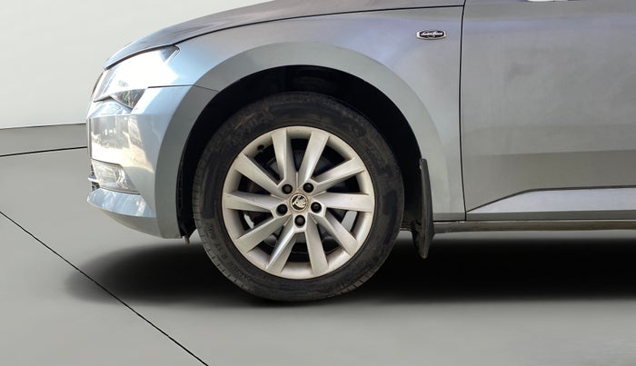 2017 Skoda Superb L&K 1.8 TSI AT, Petrol, Automatic, 42,342 km, Left Front Wheel