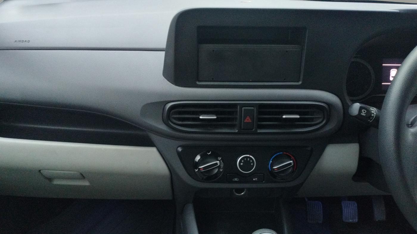 2024 Hyundai GRAND I10 NIOS ERA 1.2 KAPPA VTVT, Petrol, Manual, 18,427 km, Air Conditioner