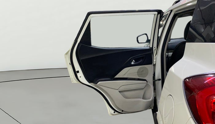 2022 Mahindra XUV300 W8 1.2 PETROL, Petrol, Manual, 48,228 km, LHS Rear Door