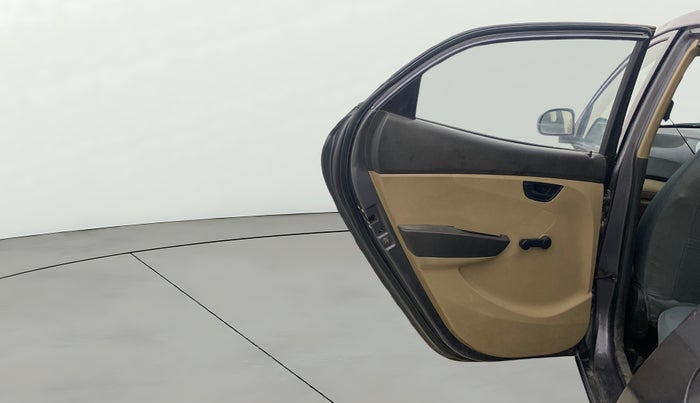 2016 Hyundai Eon MAGNA +, Petrol, Manual, 1,36,063 km, LHS Rear Door