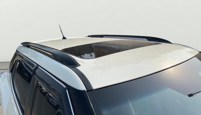 2021 Mahindra XUV300 W8 (O) 1.5 DIESEL, Diesel, Manual, 80,893 km, Roof