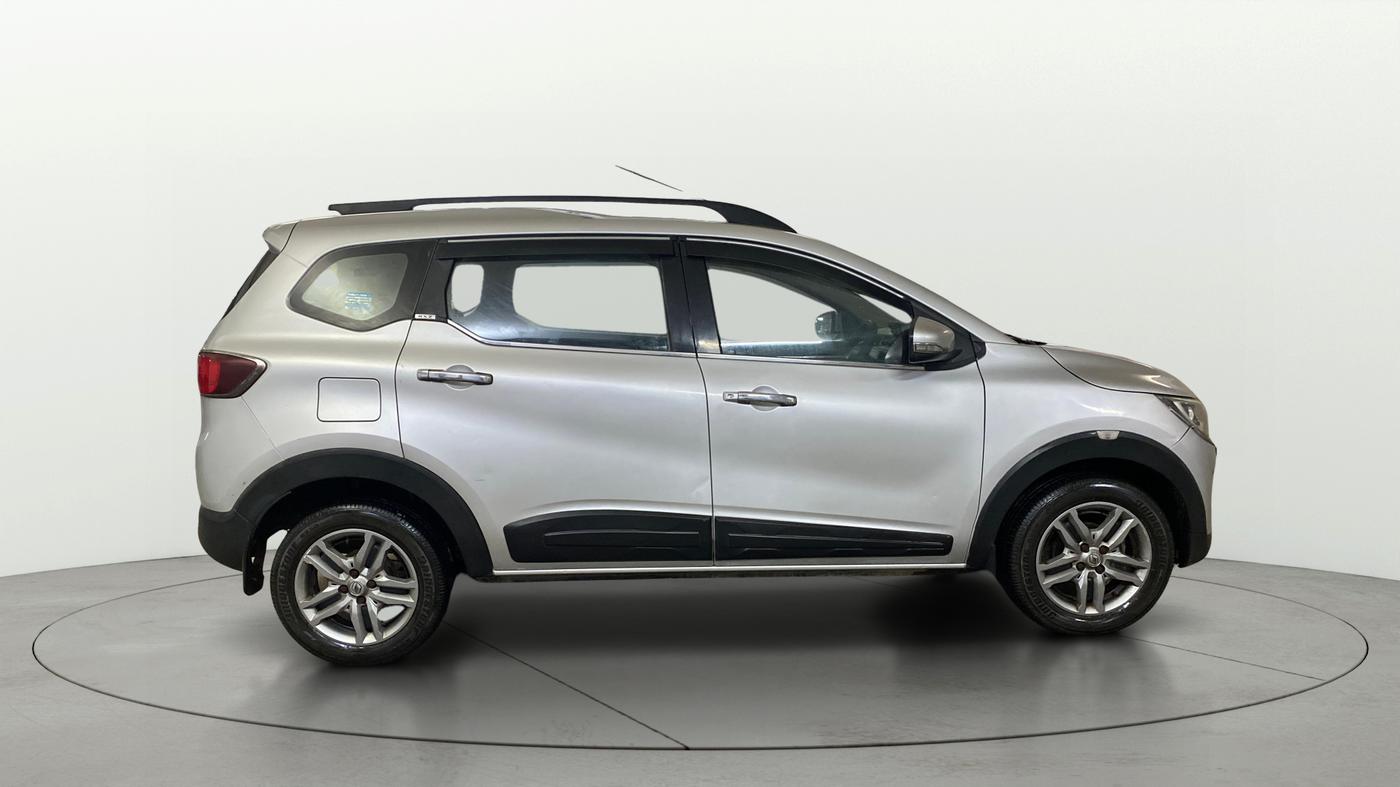 2021 Renault TRIBER RXZ, Petrol, Manual, 43,583 km, Right Side View