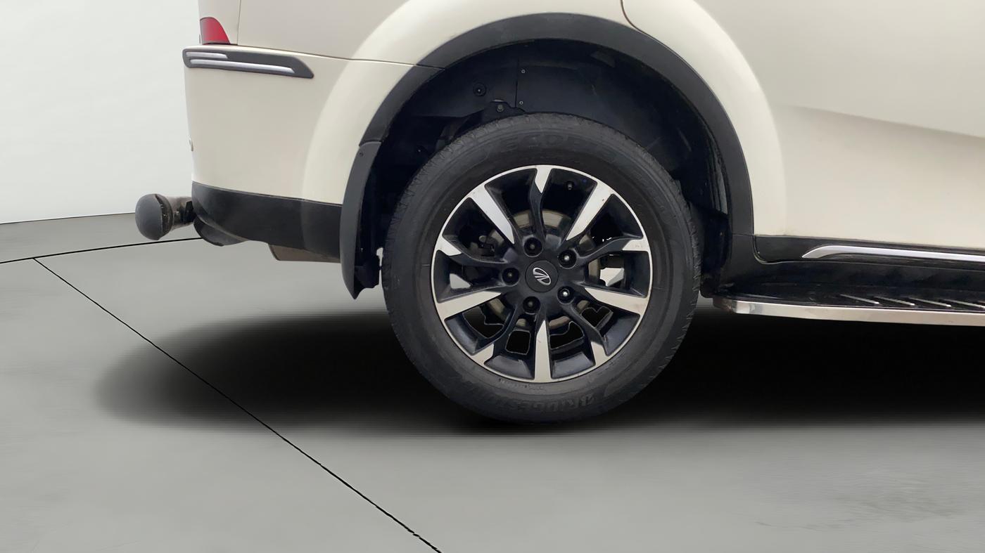 2020 Mahindra XUV500 W11, Diesel, Manual, 66,281 km, Right Rear Wheel