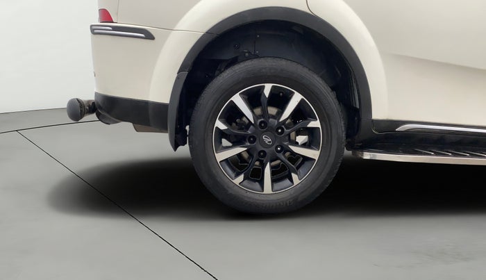 2020 Mahindra XUV500 W11, Diesel, Manual, 66,281 km, Right Rear Wheel