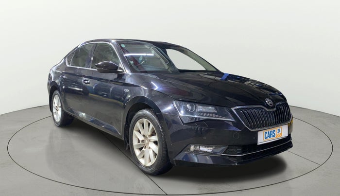 2016 Skoda Superb L&K 1.8 TSI AT, Petrol, Automatic, 28,278 km, Right Front Diagonal