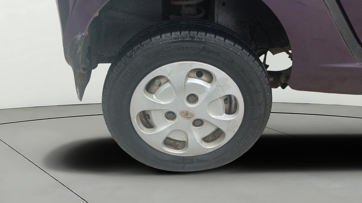 2014 Tata Nano TWIST XT, Petrol, Manual, 70,953 km, Right Rear Wheel