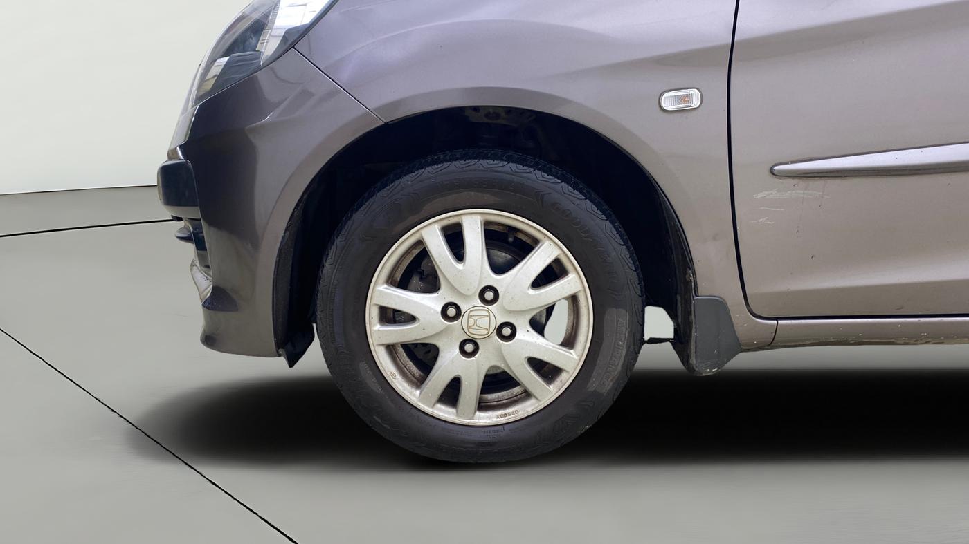 2014 Honda Brio VX AT, Petrol, Automatic, 48,502 km, Left Front Wheel