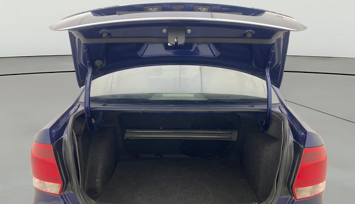 2012 Volkswagen Vento HIGHLINE DIESEL 1.6, Diesel, Manual, 73,895 km, Boot Door Open