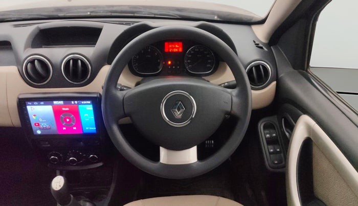 2013 Renault Duster 85 PS RXL DIESEL, Diesel, Manual, 1,07,600 km, Steering Wheel Close Up