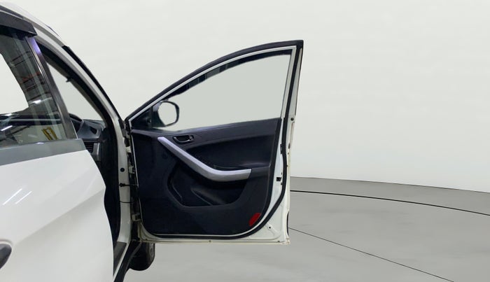 2022 Tata NEXON XM SUNROOF DIESEL, Diesel, Manual, 53,077 km, RHS Front Door