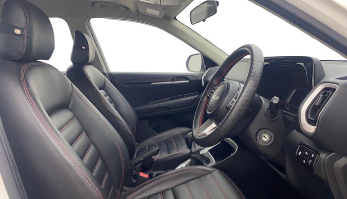 2024 KIA SONET HTK 1.5 DIESEL MT, Diesel, Manual, 34,574 km, Right Side Front Door Cabin