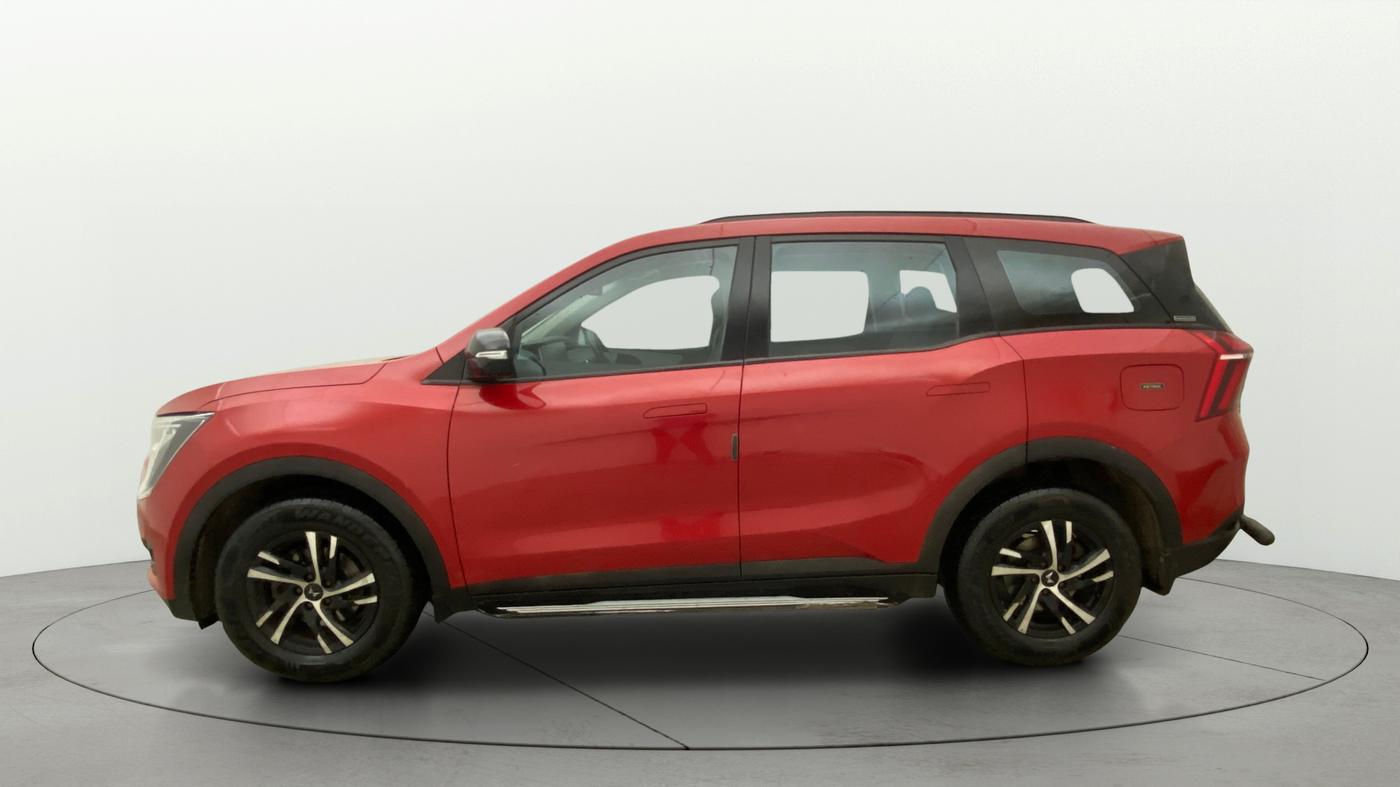 2022 Mahindra XUV700 AX 3 P MT 5 STR, Petrol, Manual, 82,103 km, Left Side