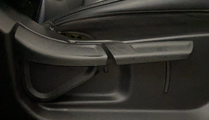 2022 KIA CARENS PRESTIGE PLUS 1.4 PETROL 7 STR, Petrol, Manual, 36,541 km, Driver Side Adjustment Panel