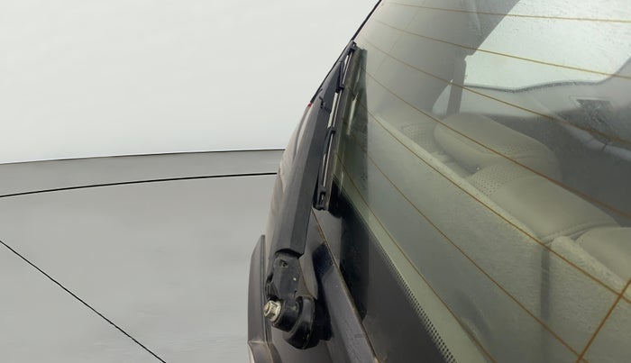 2016 Mahindra XUV500 W10 AT, Diesel, Automatic, 82,399 km, Rear Wiper