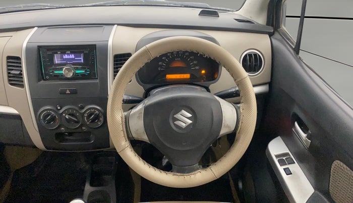 2016 Maruti Wagon R 1.0 LXI CNG, CNG, Manual, 1,04,598 km, Steering Wheel Close Up