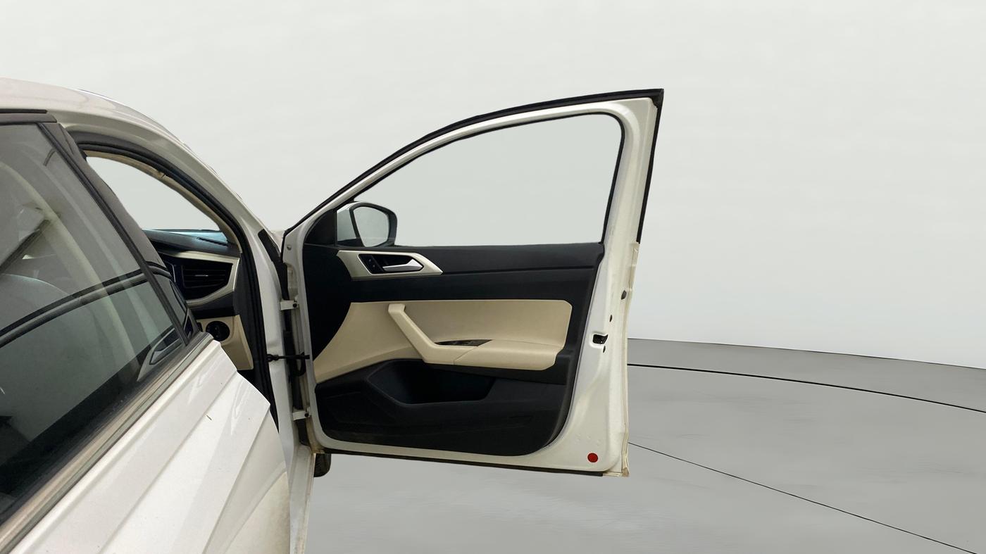 2023 Volkswagen VIRTUS TOPLINE TSI 1.0 AT, Petrol, Automatic, 77,369 km, RHS Front Door