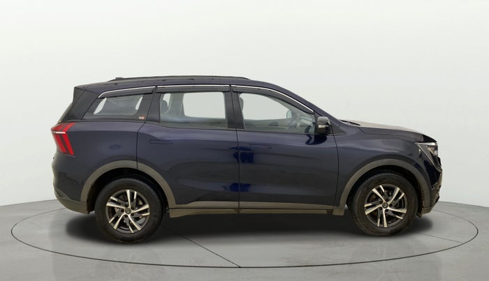 2022 Mahindra XUV700 AX 5 P AT 5 STR, Petrol, Automatic, 32,275 km, Right Side View